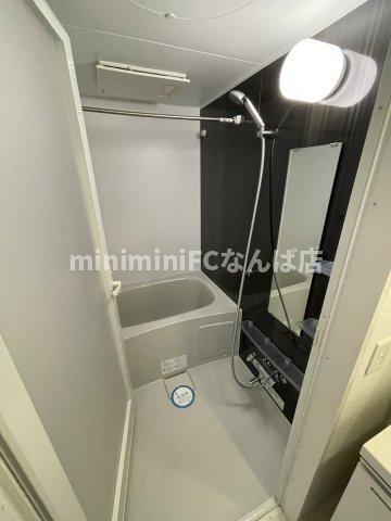 コンフォリア心斎橋EASTの浴室