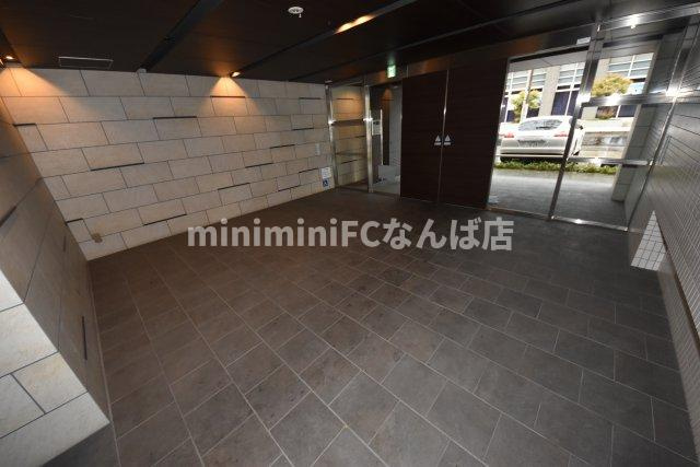 コンフォリア心斎橋EASTのエントランス