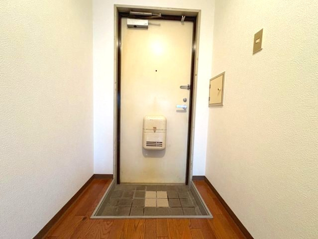 ゴールドハイツの玄関