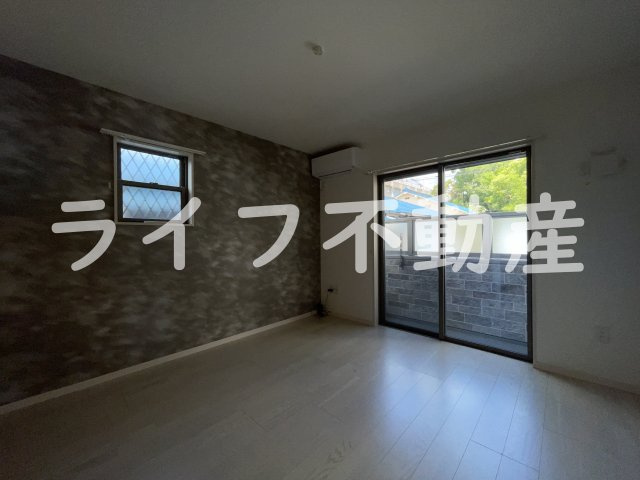 KTIレジデンス河内花園の居間・リビング|ゆったりとした居間です