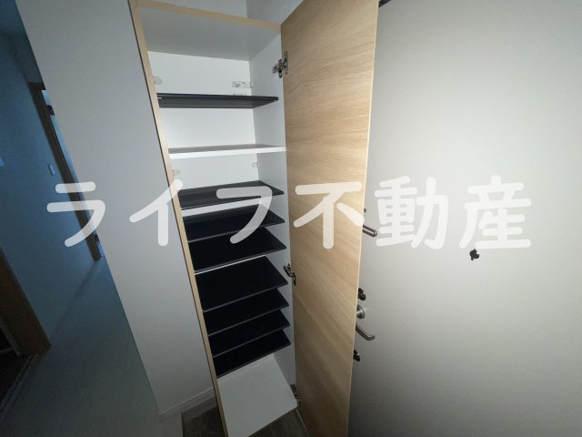 KTIレジデンス河内花園の収納|ちょっとした収納スペースも充実しています