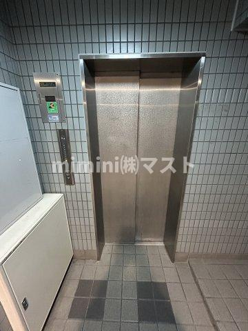 ドエル北堀江のエントランス