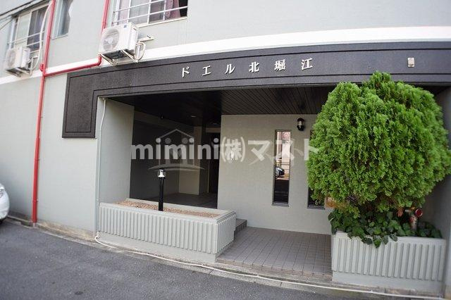 ドエル北堀江のエントランス