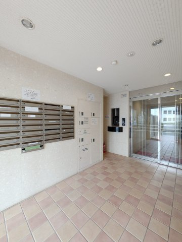 コンドミニアム薬院駅のロビー|ゆとりのあるロビーです