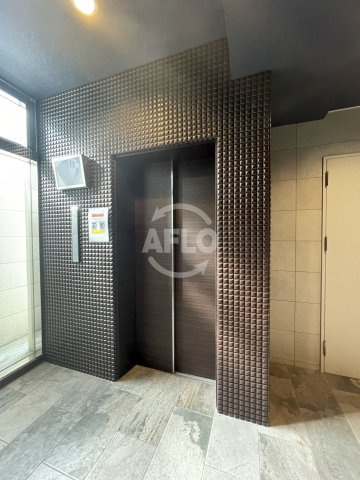 オルフェアレジデンス難波のエントランス|オルフェアレジデンス難波　エレベーター