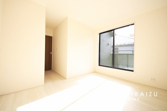 【洋室】 | 平日・休日問わず、いつでもご見学が出来ます♪☆実際に見て、触れて感じる安心のお住まい探しを体験して下さい♪☆物件情報だけでなく、地域の特色などなどエリア情報もお伝え出来たら嬉しいです♪