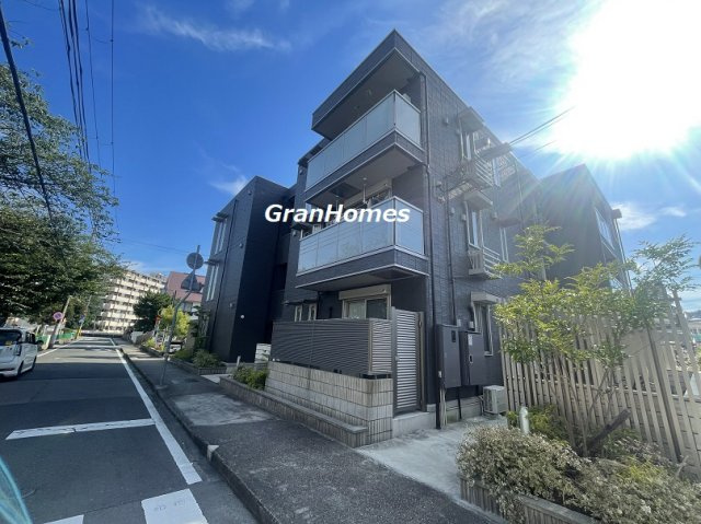 ラコンフィアンス神戸の外観