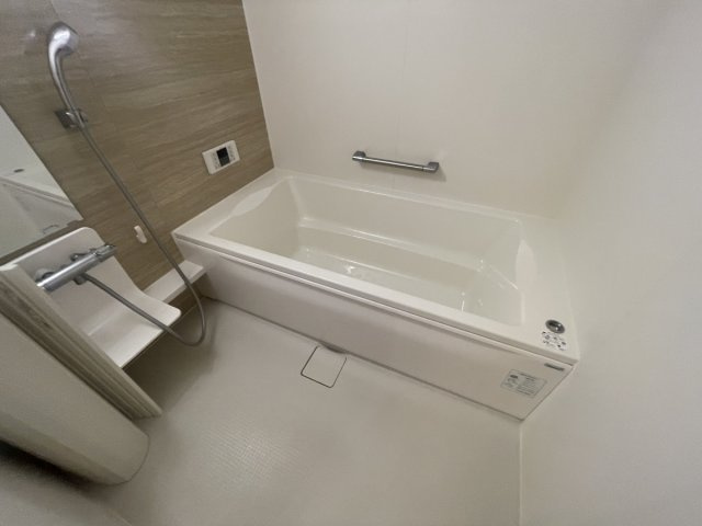 ラコンフィアンス神戸の浴室