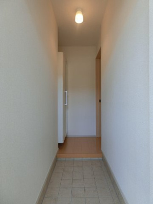 【玄関】 | ラルーチェ | イメージ104号室の写真