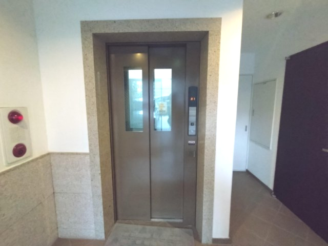 Afan南青山(アファン)のロビー