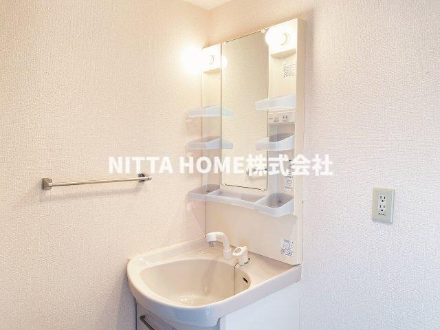 セジュールモナリエ篠山の洗面所|独立洗面化粧台もありますよ●