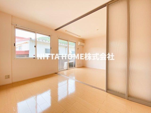 セジュールモナリエ篠山の居間・リビング|清潔感のある室内がGOODですよね！