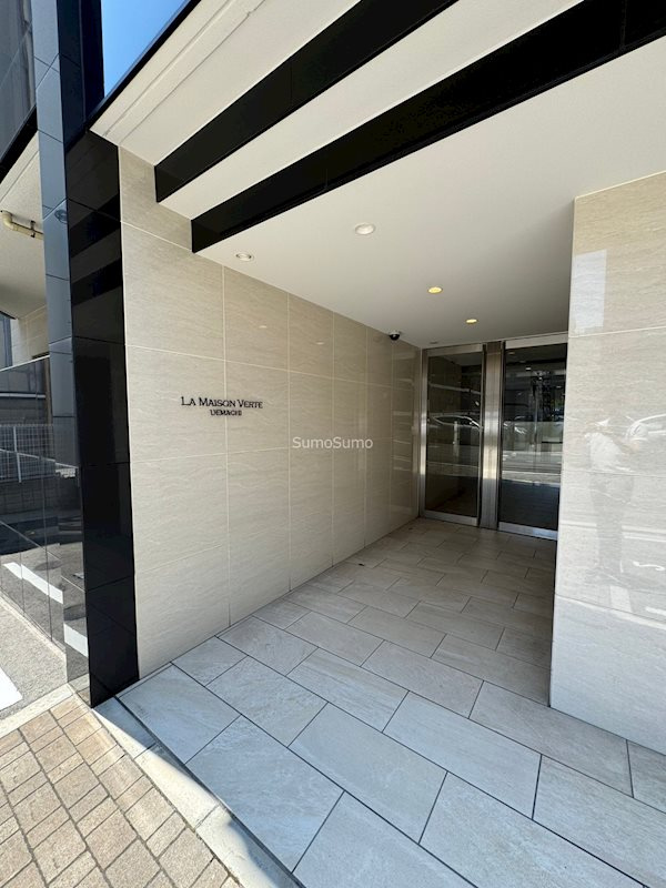 大阪市中央区上町１丁目の賃貸マンションのエントランス