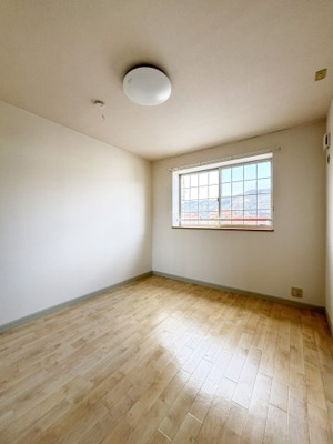 【洋室】 | サンクレール | イメージ写真203号室（反転あり）