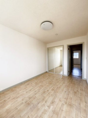 【洋室】 | サンクレール | イメージ写真203号室（反転あり）