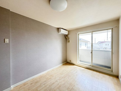 【居間・リビング】 | サンクレール | イメージ写真203号室（反転あり）