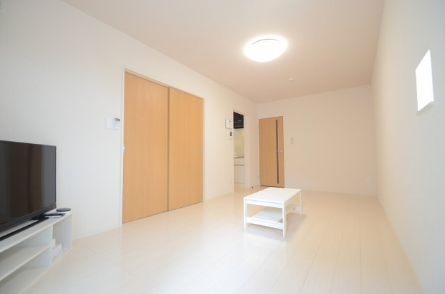 クレイノ美リーフⅣの居間・リビング