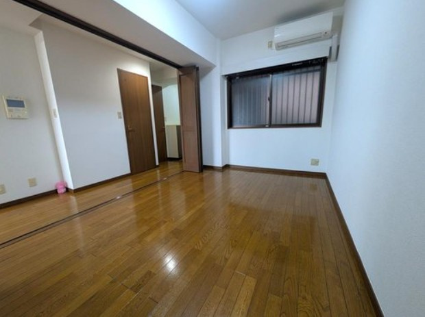 【洋室】 | カーサ要町 | ワークスペースとしても利用可能です。