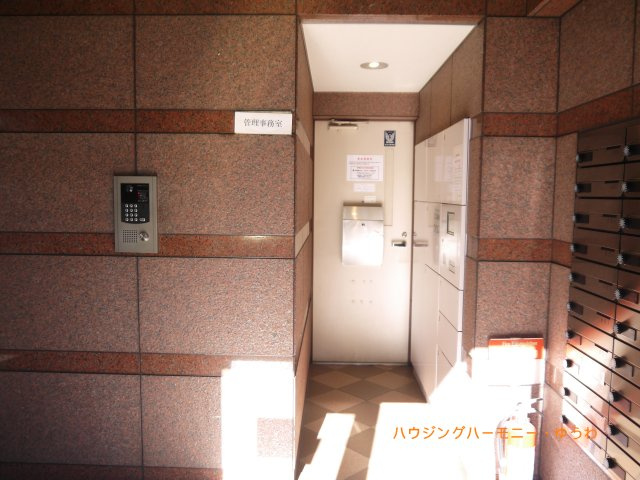 【その他共用部分】 | カーサ要町 | 清潔感と歓迎感があるエントランスホールとなります。