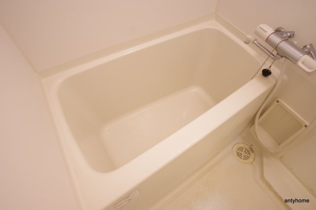 BRAVI新大阪　仲介手数料無料の浴室