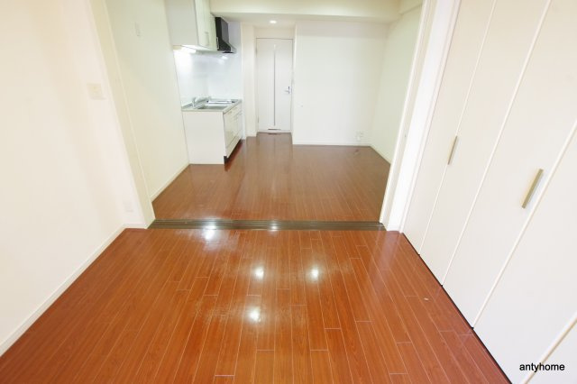 BRAVI新大阪　仲介手数料無料の洋室