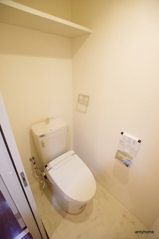 BRAVI新大阪　仲介手数料無料のトイレ