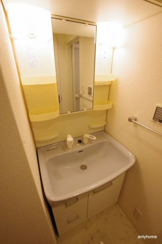 BRAVI新大阪　仲介手数料無料の洗面所