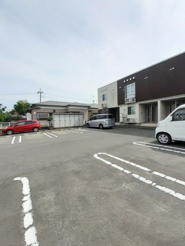 イストワールの駐車場