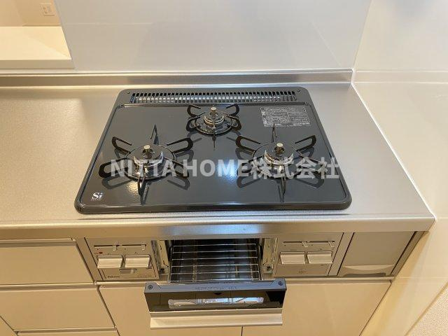 ボヌールメゾン篠山Ⅱのキッチン|ガスコンロ＆グリル付き！