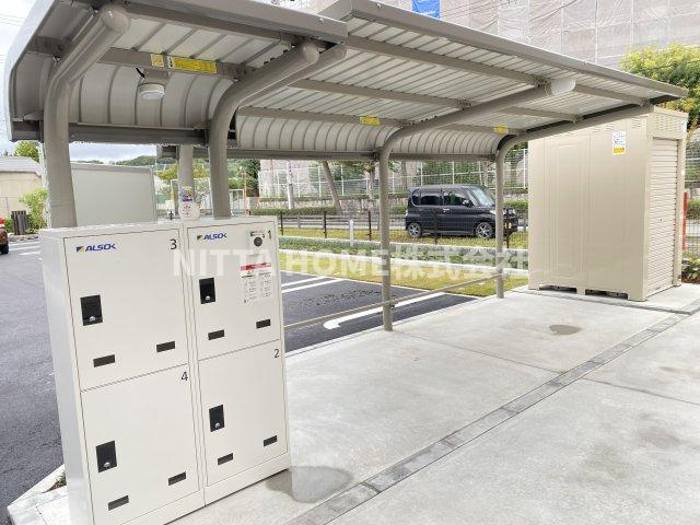 ボヌールメゾン篠山Ⅱのその他共用部分|宅配ボックス&屋根付きの駐輪場！