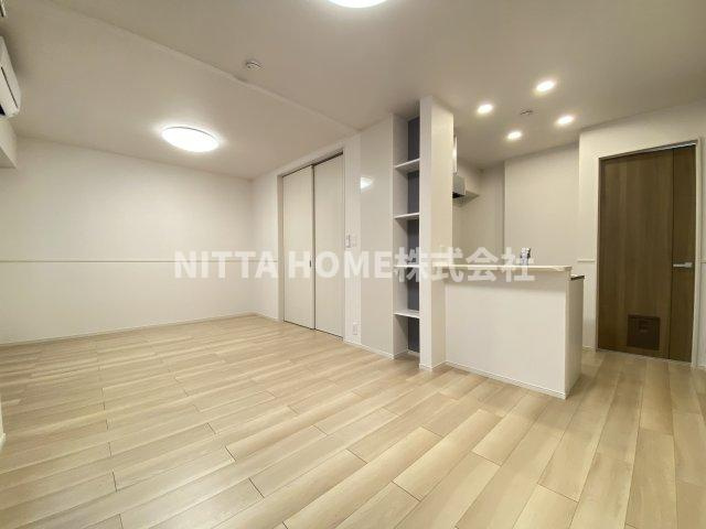 ボヌールメゾン篠山Ⅱの居間・リビング|明るいリビングです♪