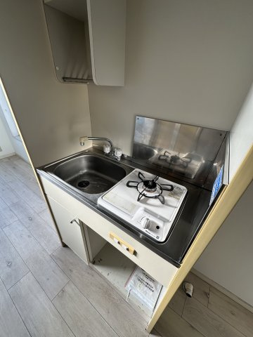 横浜市港北区師岡町のアパートのキッチン