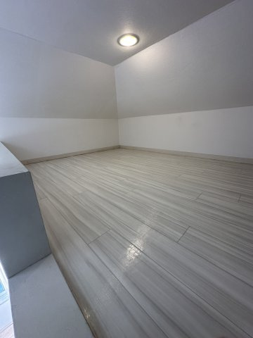 横浜市港北区師岡町のアパートの居間・リビング