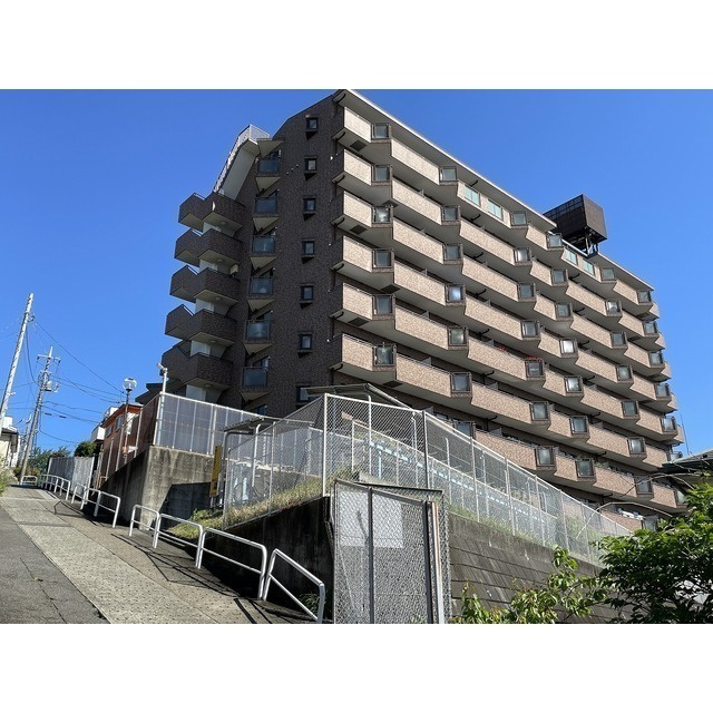 ライオンズヒルズ和光の外観