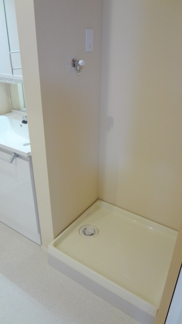 （シニア限定）Village Daishi Hills 四番館の洗面所|室内洗濯機置き場（防水パン付き）