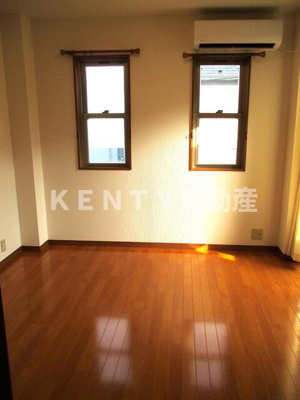 【寝室】 | ＲＯＵＮＤ，７ | 落ち着いて過ごせるお部屋なので、寝室にいかがでしょうか