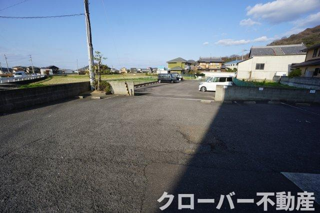 コーポウィッティーの駐車場