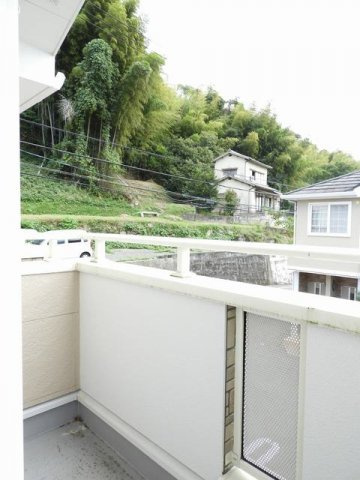ヒルサイド　Ｂのバルコニー|お洗濯にも便利なバルコニー付き