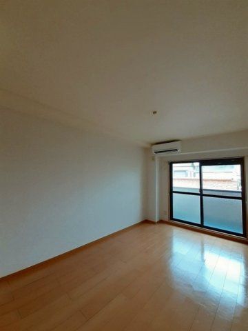 アルモニーＢの居間・リビング|こちらの居間で趣味の時間をお楽しみください