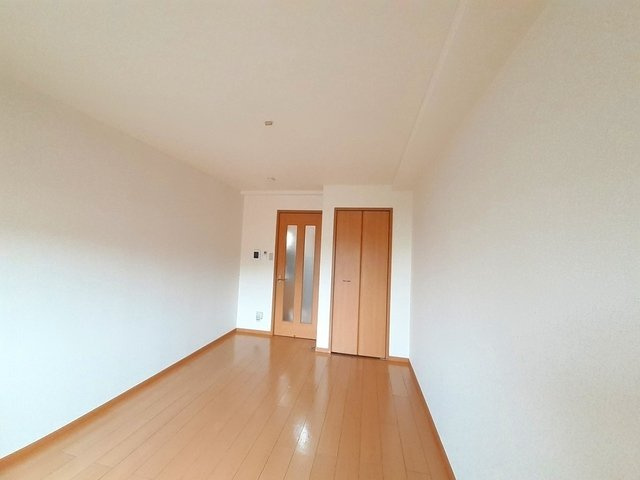 アルモニーＢの内装|明るい室内です