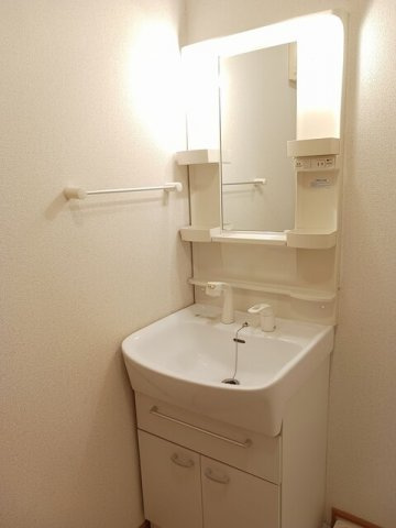 エレガンス・ＳＴの洗面所|ゆったりとスペースのある洗面所