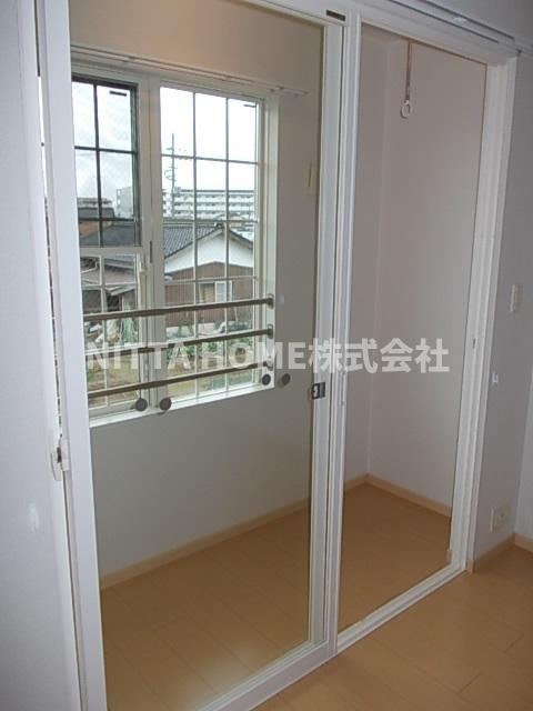 メゾン桜Ⅰのバルコニー|人気のサンルームも搭載！