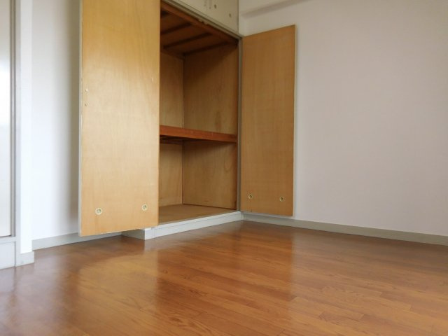 万葉ハイツ水無瀬の居間・リビング