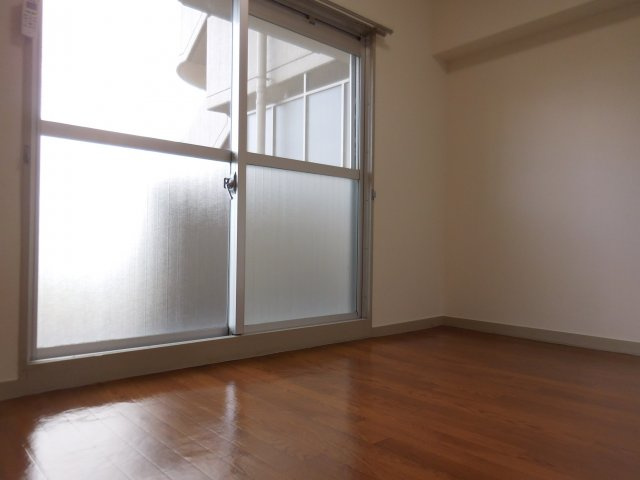 万葉ハイツ水無瀬の居間・リビング