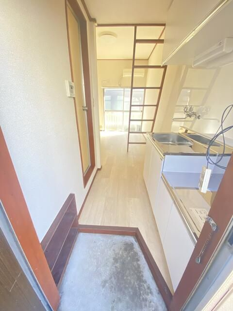 日宏ハイツＡ棟の玄関