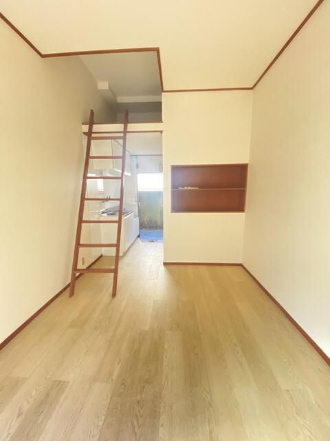 日宏ハイツＡ棟の居間・リビング