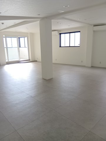 ボニータ新中野ビルの居間・リビング