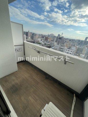 アドバンス大阪ルーチェのバルコニー