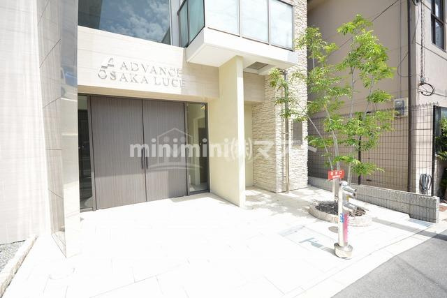アドバンス大阪ルーチェのエントランス