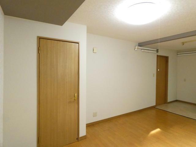 光和７－１７テラスハウスの居間・リビング